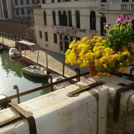 Ca Dei Fioi Piano Nobile In Palazzo Del 1500 * Βενετία